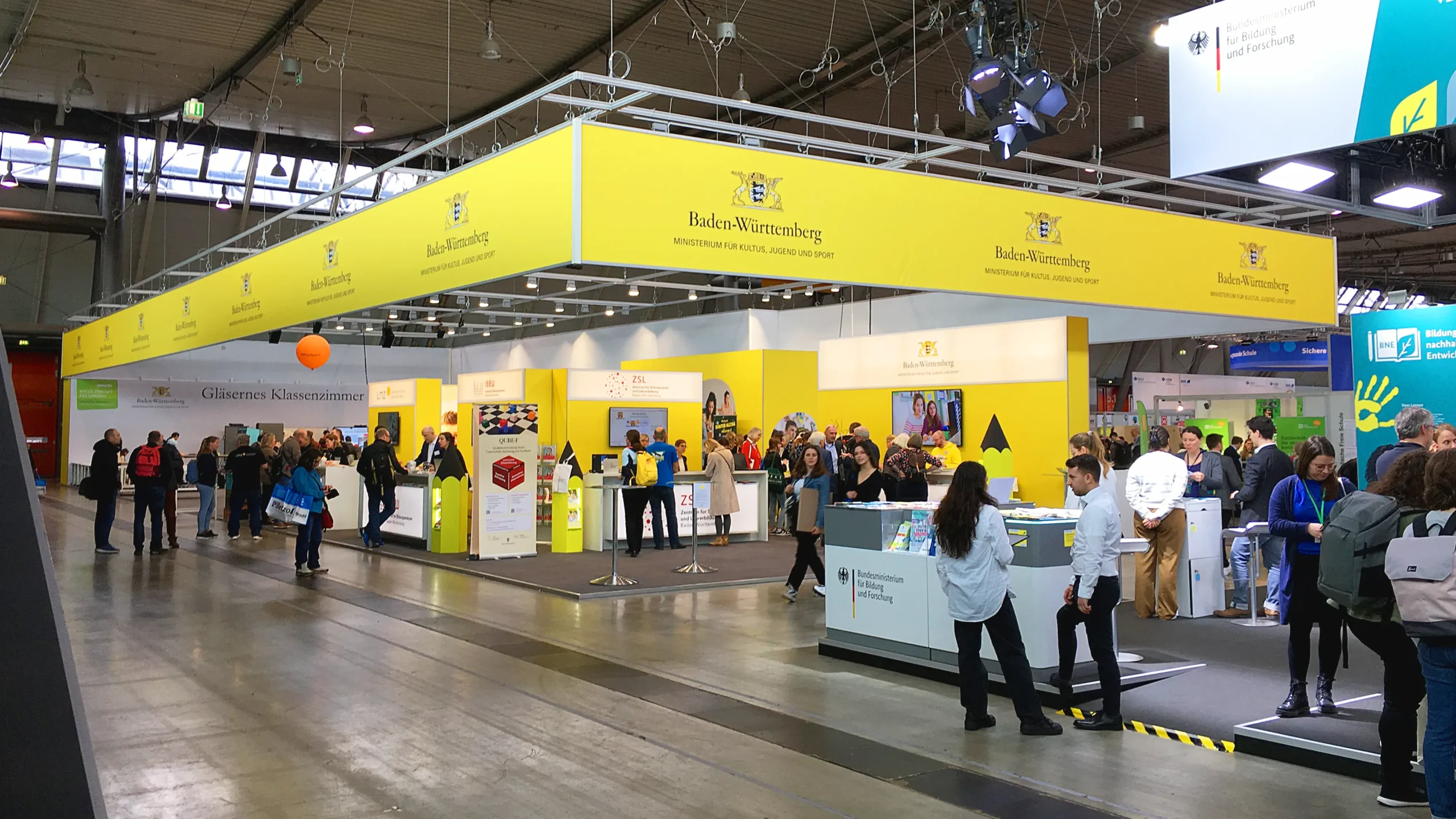KB-Designagentur-Stuttgart-Crossmedia-Messestand-didacta-KM-BW-1
