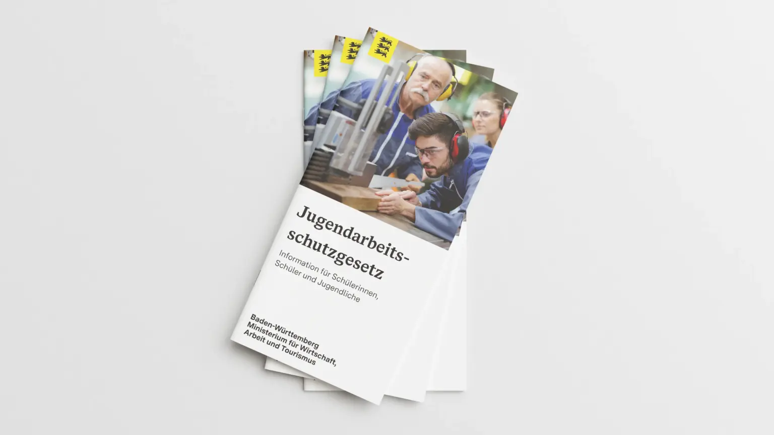 KB-Designagentur-Stuttgart-Crossmedia-Wirtschaftsministerium-Flyer-Jugendarbeitsschutzgesetz-1